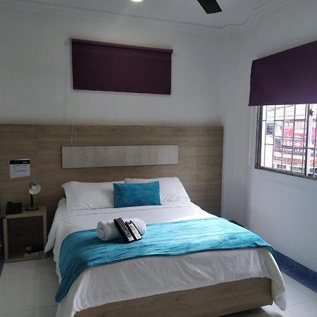 Hotel La Casa 1 Монтерия Экстерьер фото