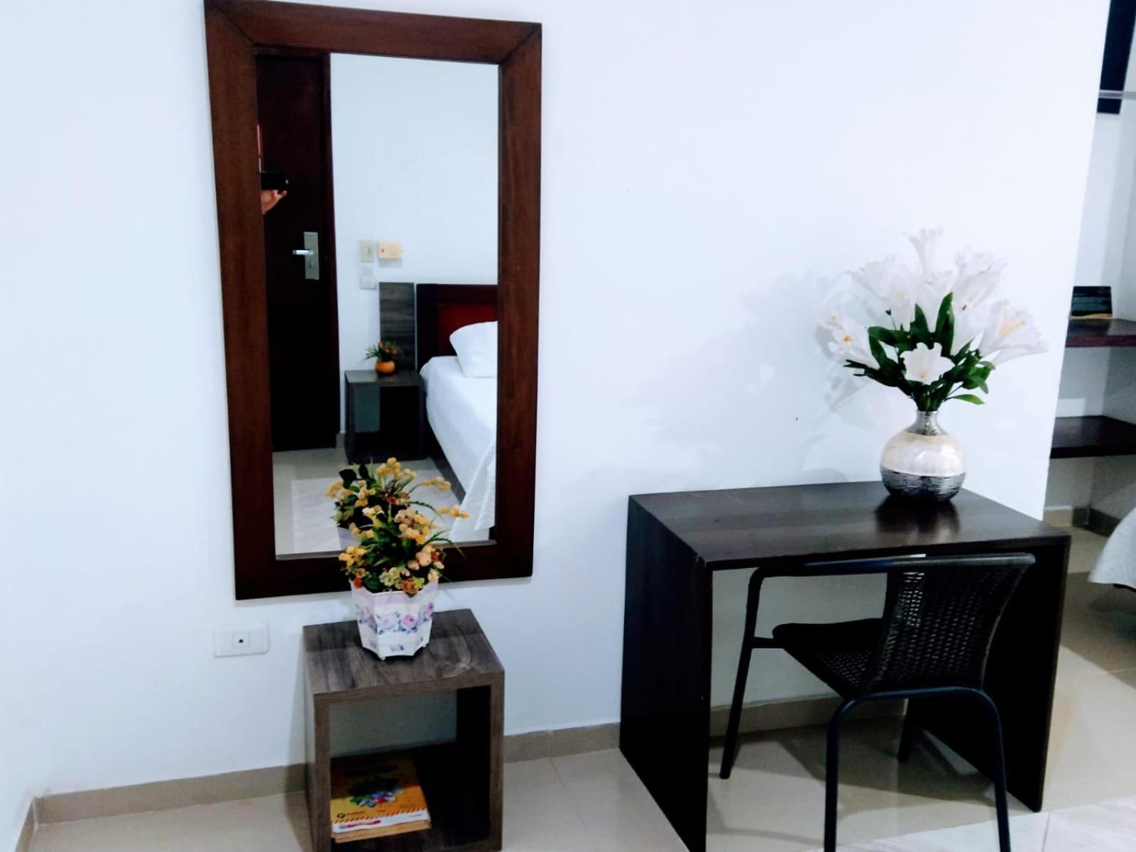 Hotel La Casa 1 Монтерия Экстерьер фото
