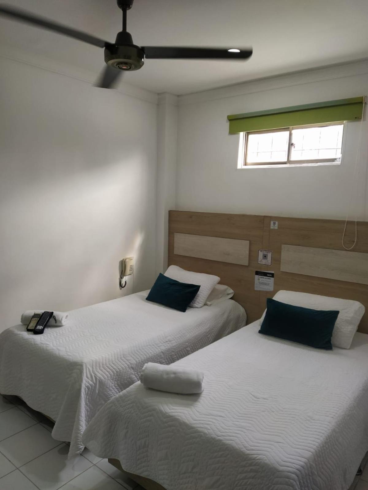 Hotel La Casa 1 Монтерия Экстерьер фото