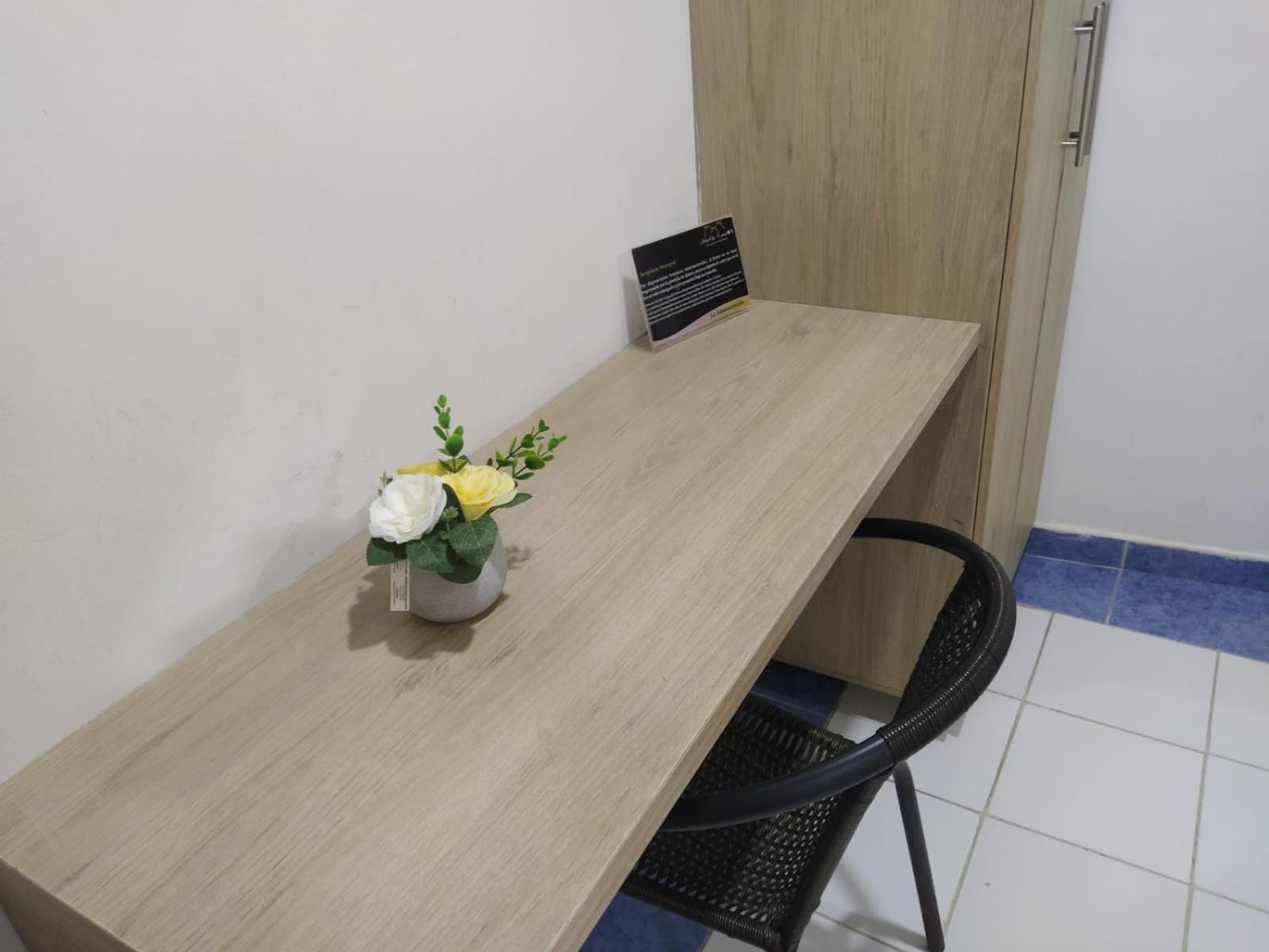 Hotel La Casa 1 Монтерия Экстерьер фото