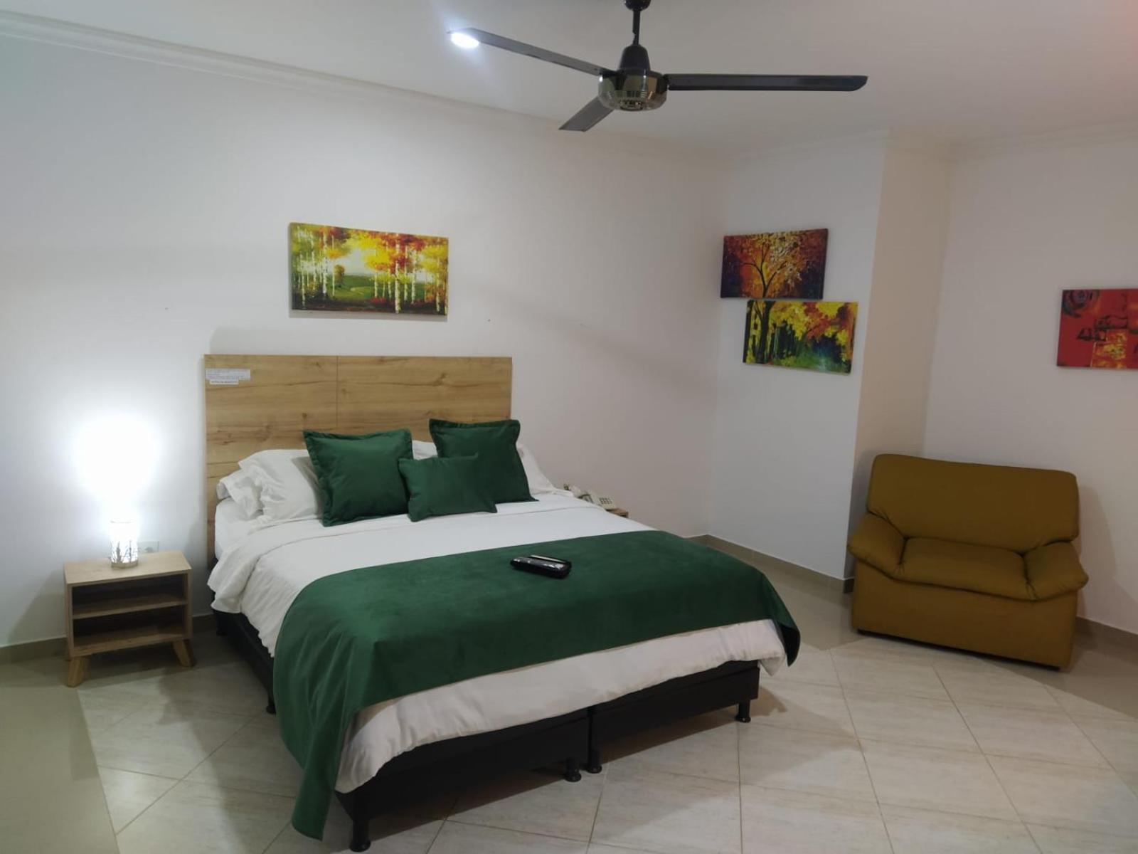 Hotel La Casa 1 Монтерия Экстерьер фото